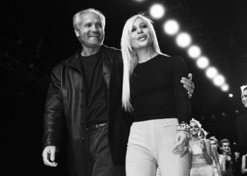 ჯანი ვერსაჩეს მემკვიდრეობა და დონატელას 27 წლიანი ისტორია იტალიურ მოდის სახლში